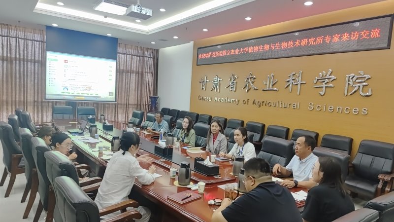 哈薩克斯坦國立農業大學植物生物與生物技術研究所Madina T. Kumarbayeva教授一行來我院交流